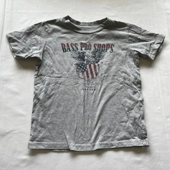 Cabela's / Bass Pro Shop Gray Short Sleeve Graphic Shirt size Small - Picture 2 of 5